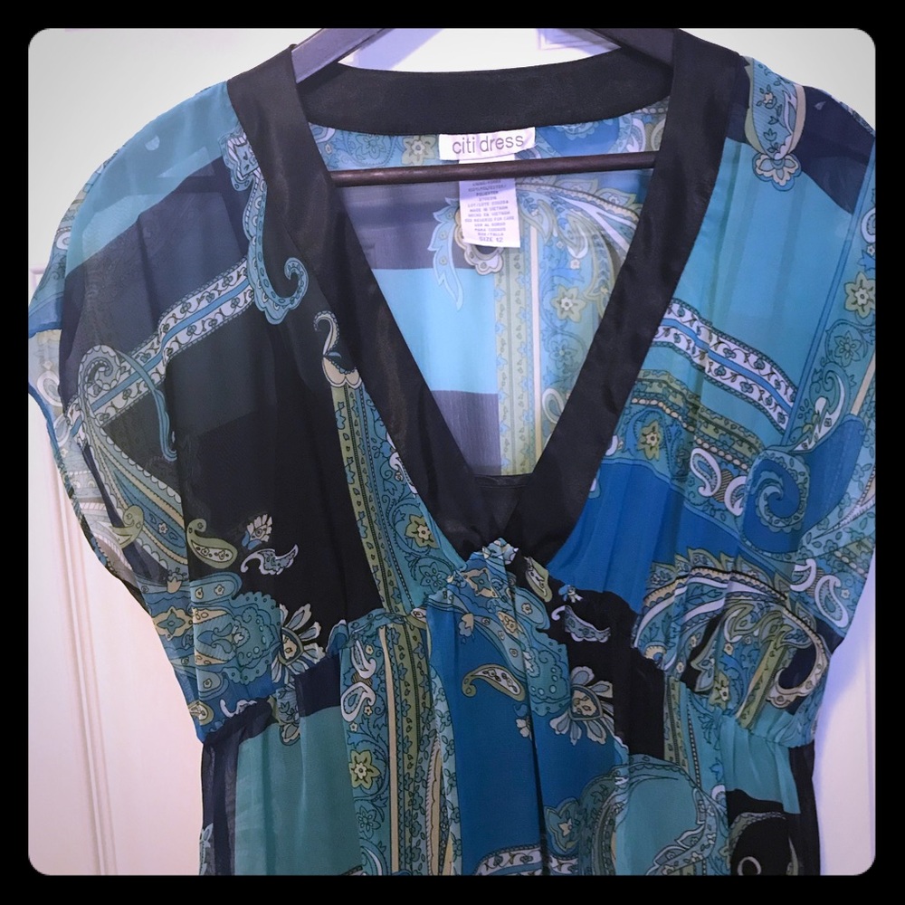 Pretty CitiDress dress with underlay. Size 12